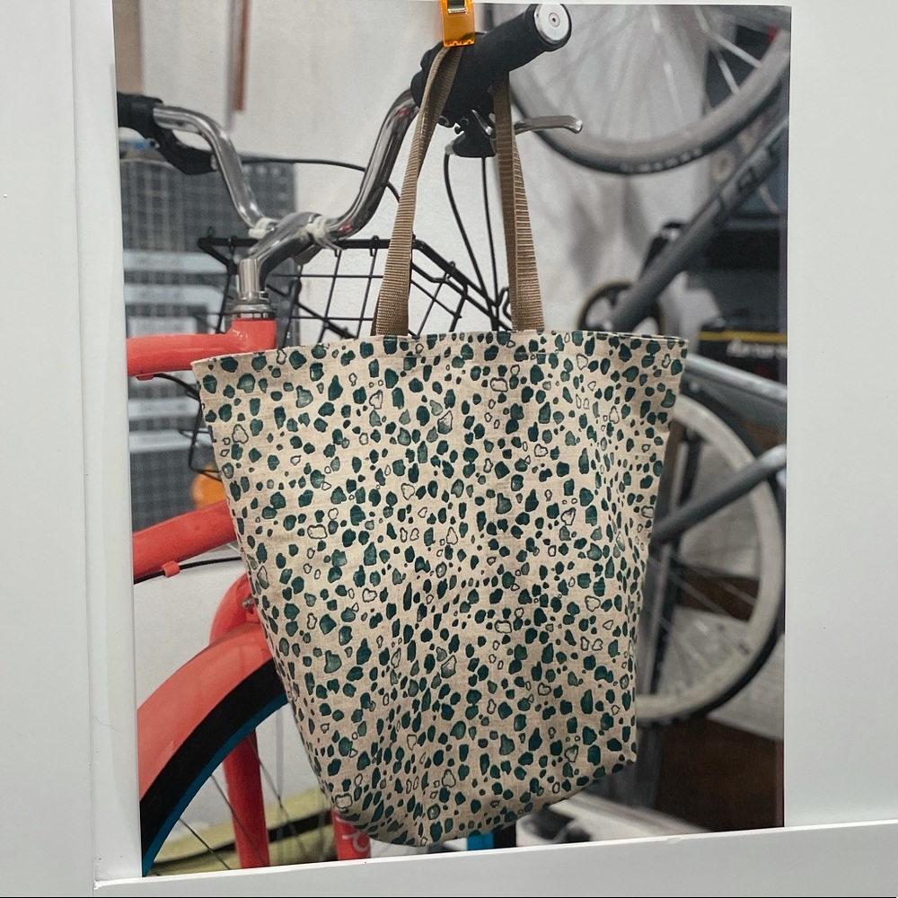Tote bag